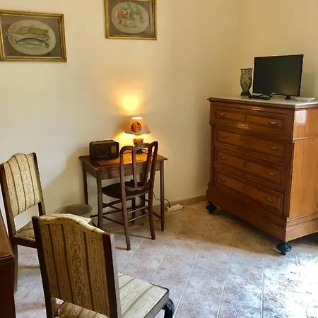 Zio Toto Bed and Breakfast Νότο